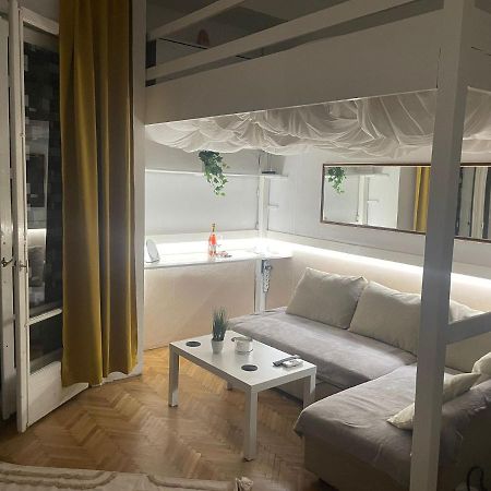 Cozy Studio Near Cismigiu Park Bucharest Exterior photo